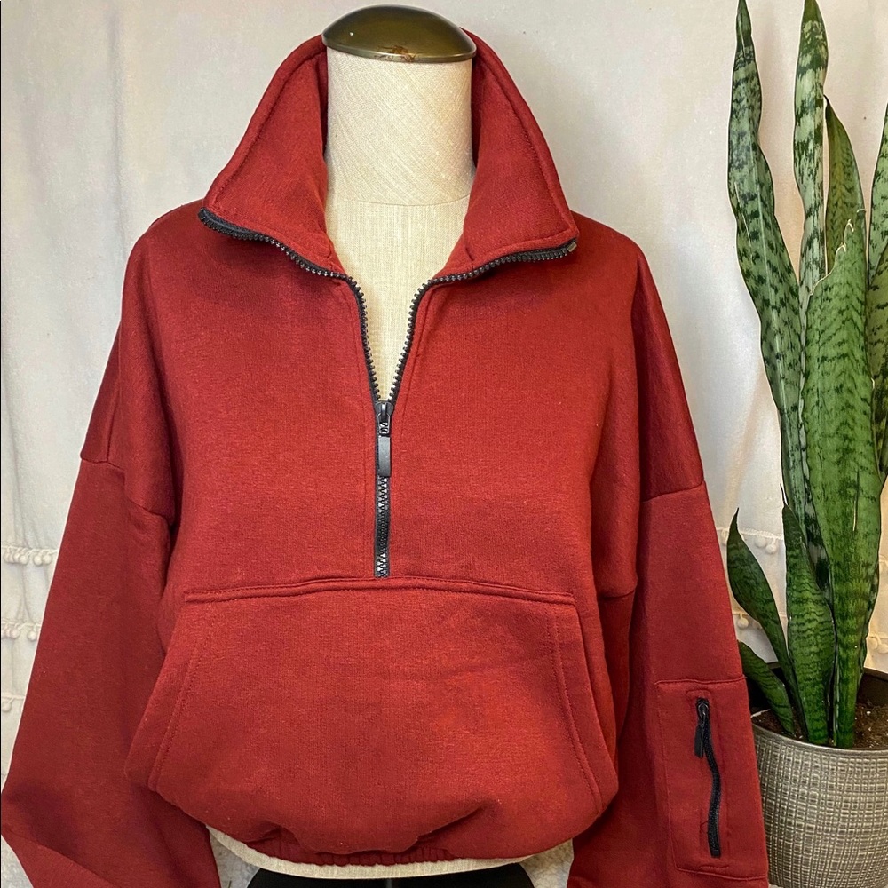 Pretty Little Thing Cropped Red Sweatshirt